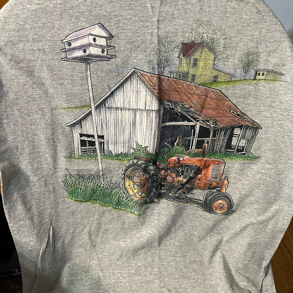 Gray mens Shirt with Farmhouse Print. Size L.  NWOT! - Picture 2 of 5